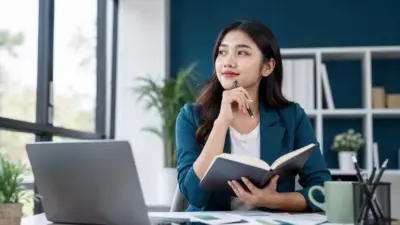 Profesional muda melakukan refleksi dan eksplorasi sebelum career switch