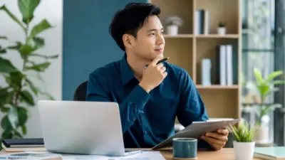 Mahasiswa berdiskusi tentang jurusan kuliah dan arah karier di era psikologi digital