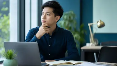 Profesional muda menulis rencana karier sambil merefleksikan motivasi tujuan dan psikologi uang