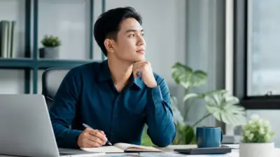 Profesional muda menerapkan psikologi di tempat kerja untuk membangun kepercayaan atasan